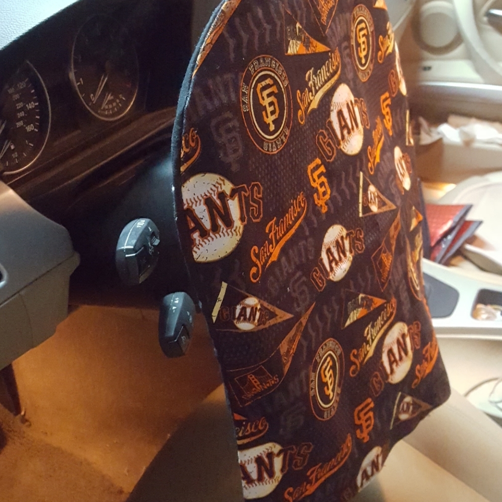 San Francisco Giants Steering Wheel Cover. - Picture 2 of 6